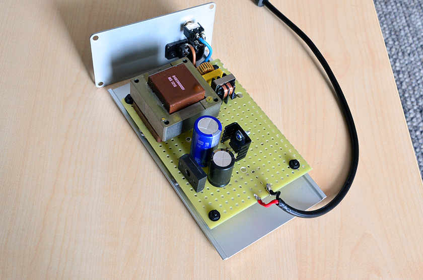 12 volt linear power supply based on L7812CV chip