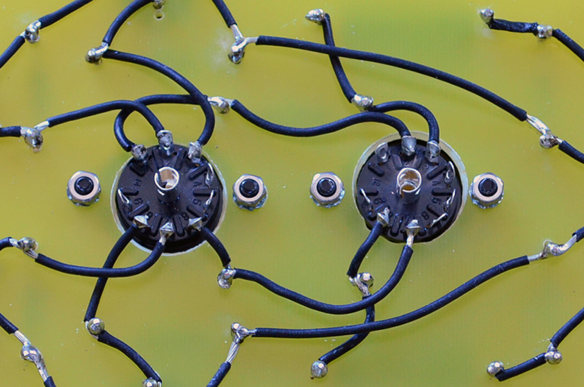 Hand wired vacuum tube line stage